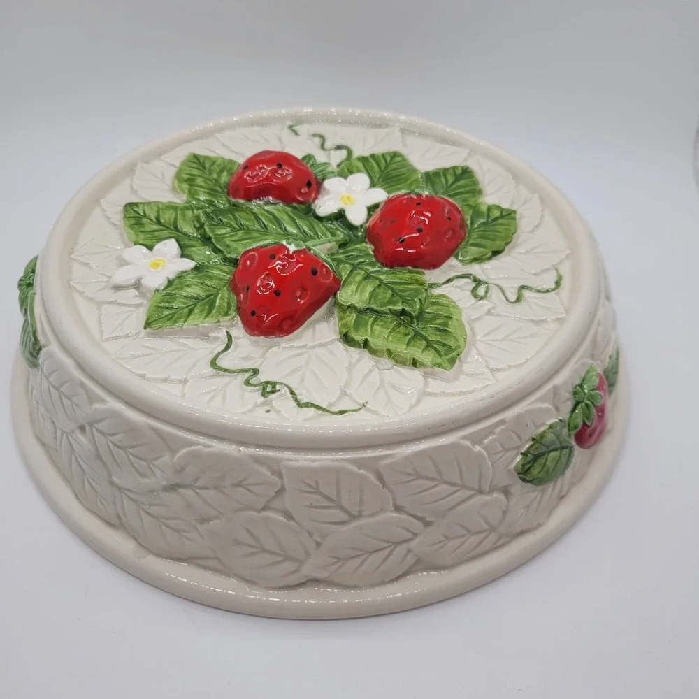 Vintage 1981 Sears Strawberry Ceramic Jello Mold Wall Hanging Decor Japan